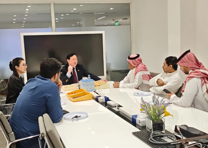常华大使参访沙特东方电视台