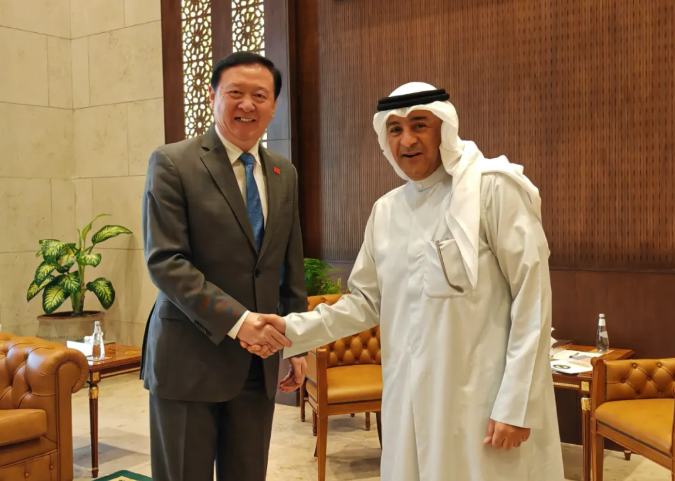 常华大使会见海合会秘书长布达维