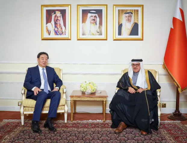 中国政府中东问题特使翟隽会见巴林外交大臣扎耶尼