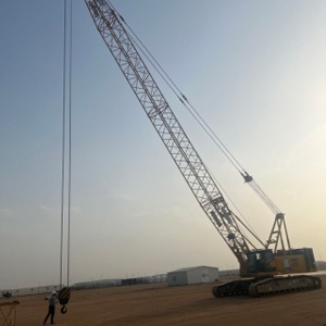 100吨履带吊工作在麦地那山东电建三Taiba One 燃机项目