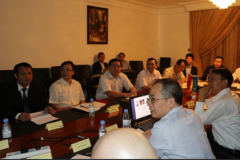 热烈欢迎新任中国驻沙特大使李华新抵沙履新  ——李华新大使与中资企业见面会