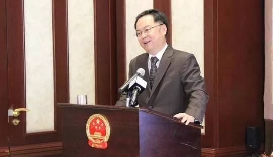 驻沙特大使陈伟庆举办媒体吹风会